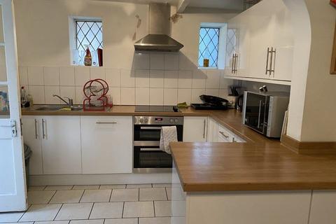 1 bedroom in a house share to rent, Single Room, 4 Upper Church Road