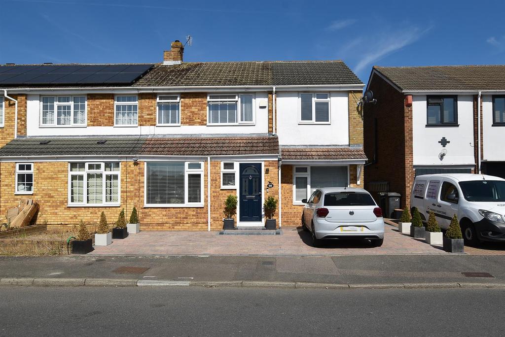 Robson Drive, Aylesford 3 bed semidetached house £450,000