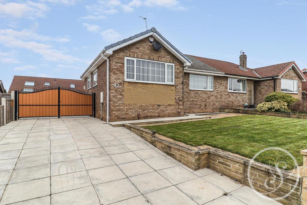 Templegate Road, Leeds 2 bed semidetached bungalow for sale £280,000