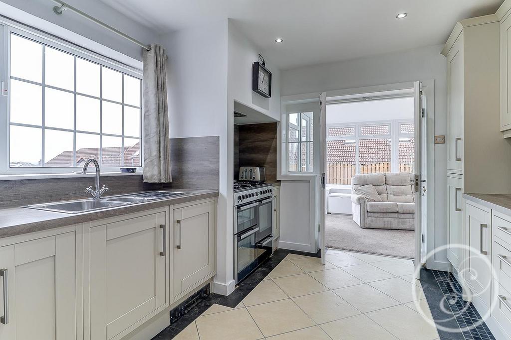 Templegate Road, Leeds 2 bed semidetached bungalow for sale £280,000