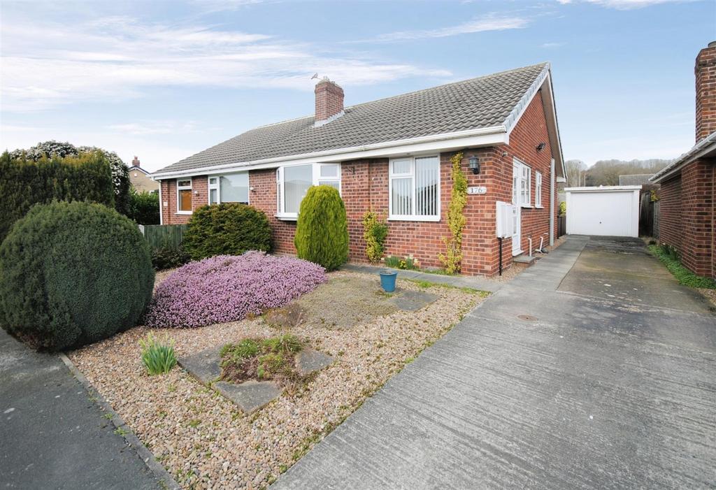 Sandgate Drive, Kippax, Leeds 2 bed semidetached bungalow for sale £