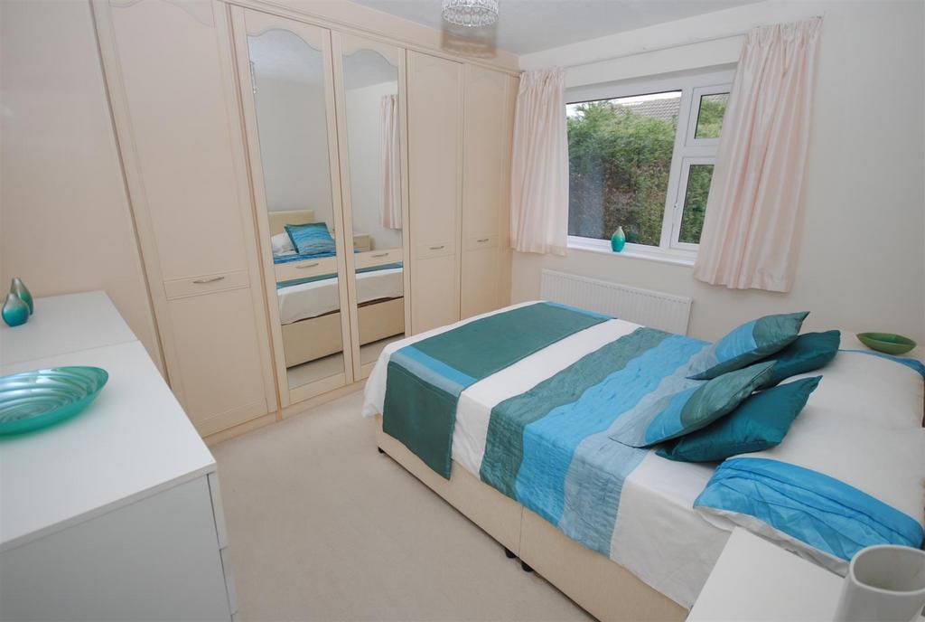 176sandgatedrivebed1.JPG
