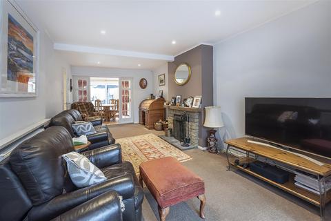 17 Paddock Wood, Harpenden, AL5 1JU