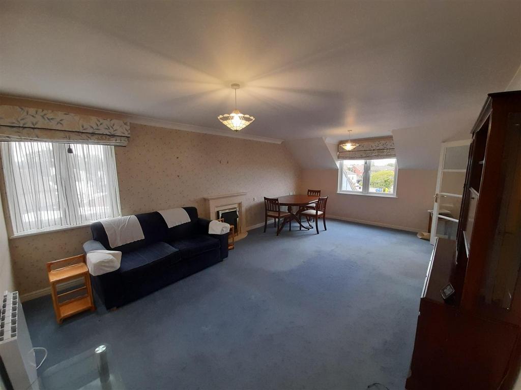 Living dining room 1 revised.jpg