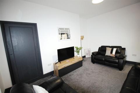 4 bedroom flat to rent - Stanhope Road, South Shields