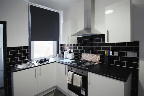 4 bedroom house share to rent - Stanhope Road, South Shields