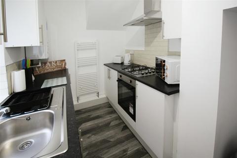 2 bedroom flat to rent - Stanhope Road, South Shields