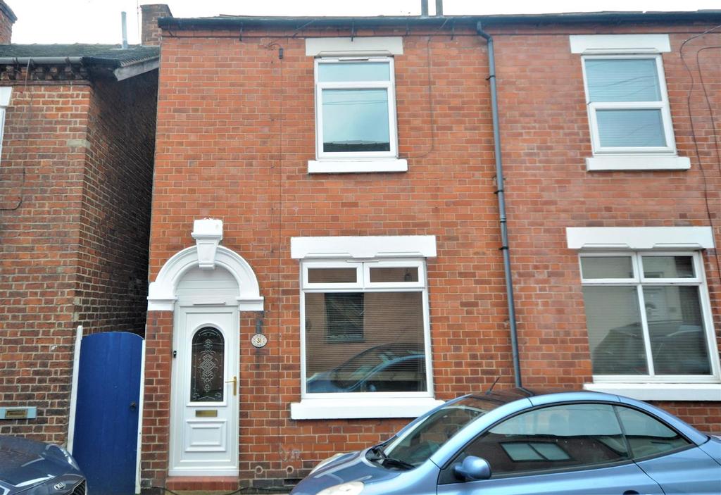 Victor Street, Stone 2 bed end of terrace house £200,000
