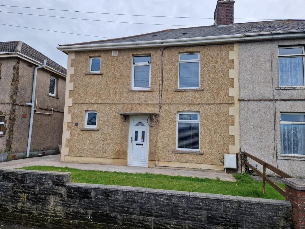 Marlas Road, Pyle, Bridgend 3 bed house £850 pcm (£196 pw)