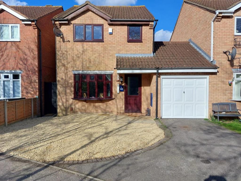 Lower Meadow, Quedgeley, Gloucester 3 bed link detached house for sale