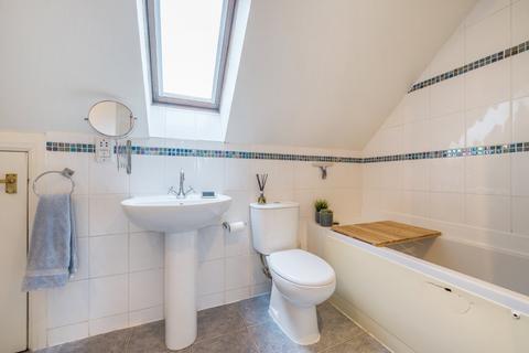 81 Dairymans Walk, Guildford, GU4 7FF