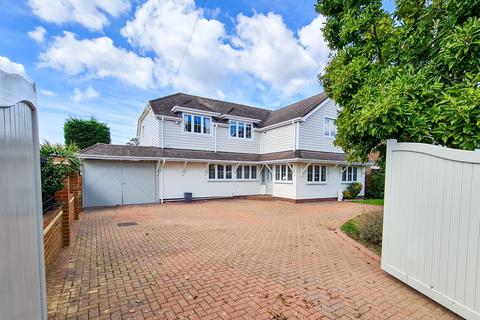 undefined, Wraysbury, Berkshire