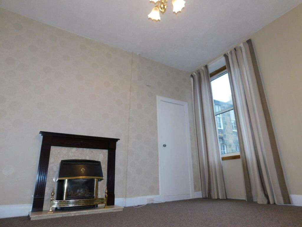 2, Lorne Square, Edinburgh, EH6 8QR 1 bed flat £875 pcm (£202 pw)