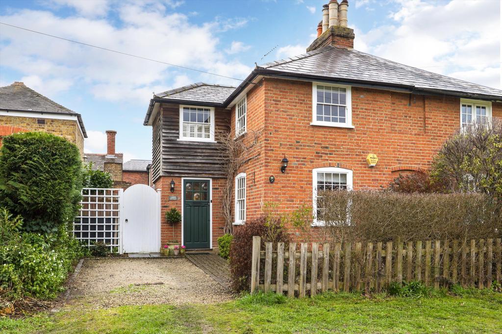 Arbrook Lane, Esher, Surrey, KT10 3 bed semidetached house for sale