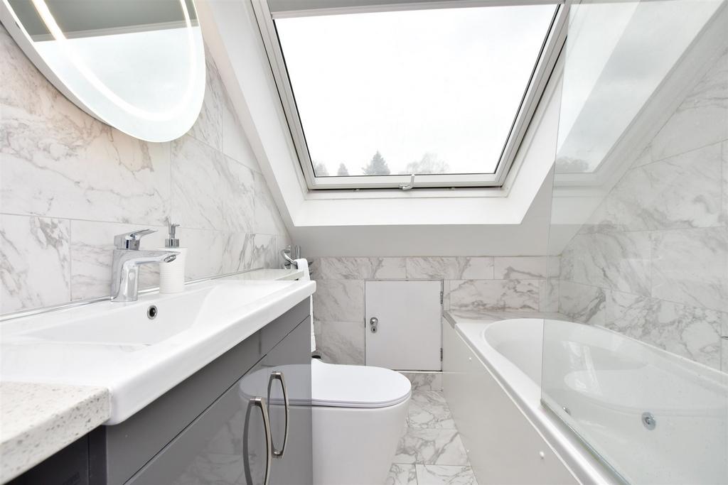 En-Suite Bathroom