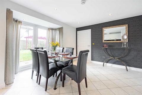 2 Appleton Drive, Livingston, EH54 6FP