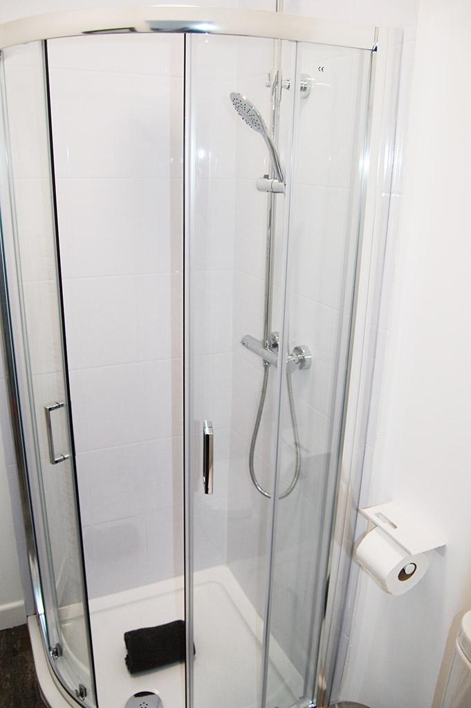 Room 3 En-suite 1.2