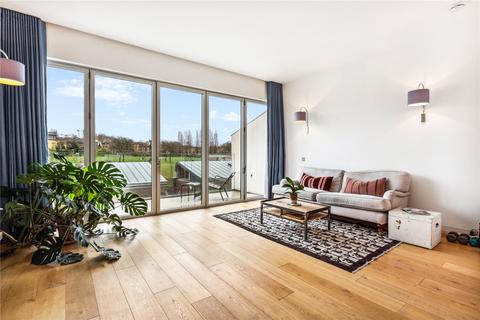 24 Pangbourne Avenue, London, W10 6BT