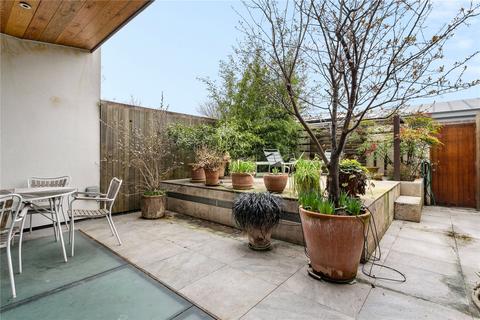 24 Pangbourne Avenue, London, W10 6BT