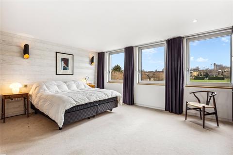 24 Pangbourne Avenue, London, W10 6BT