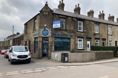 Retail property (out of town) to rent, Sheffield Road, Penistone, Sheffield