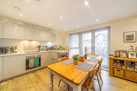 2 bedroom apartment for sale - Sycamore Avenue, Woking, GU22