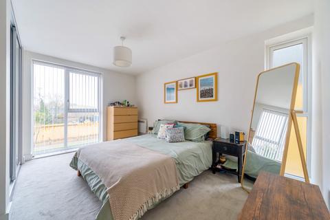 2 bedroom apartment for sale - Sycamore Avenue, Woking, GU22