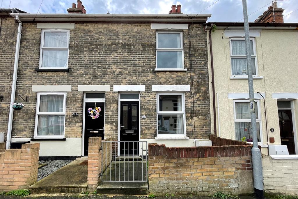 Refurbished 2 Bed Terrace in Pleasant Location