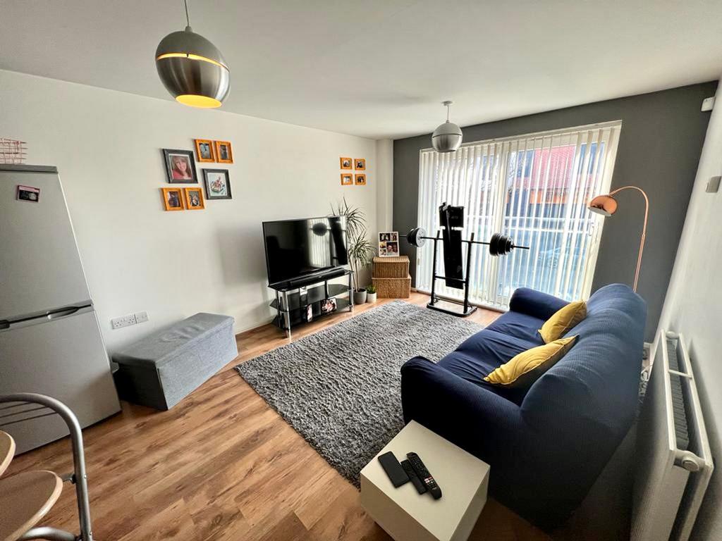 Broughton Lane, Salford, M7 1 bed apartment £125,000