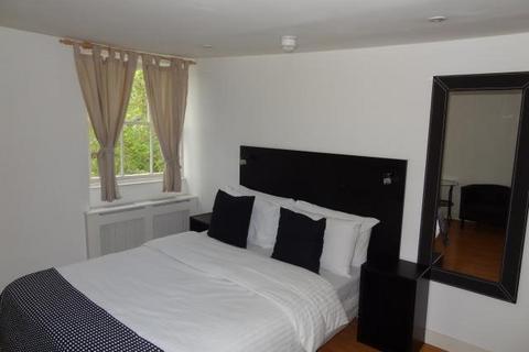 Studio to rent, Cartwright Gardens, Bloomsbury, London, WC1H