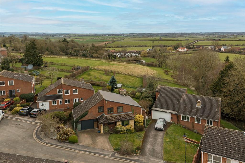 Ketchmere Close, Long Crendon, Aylesbury, HP18 4 bed detached house - £ ...