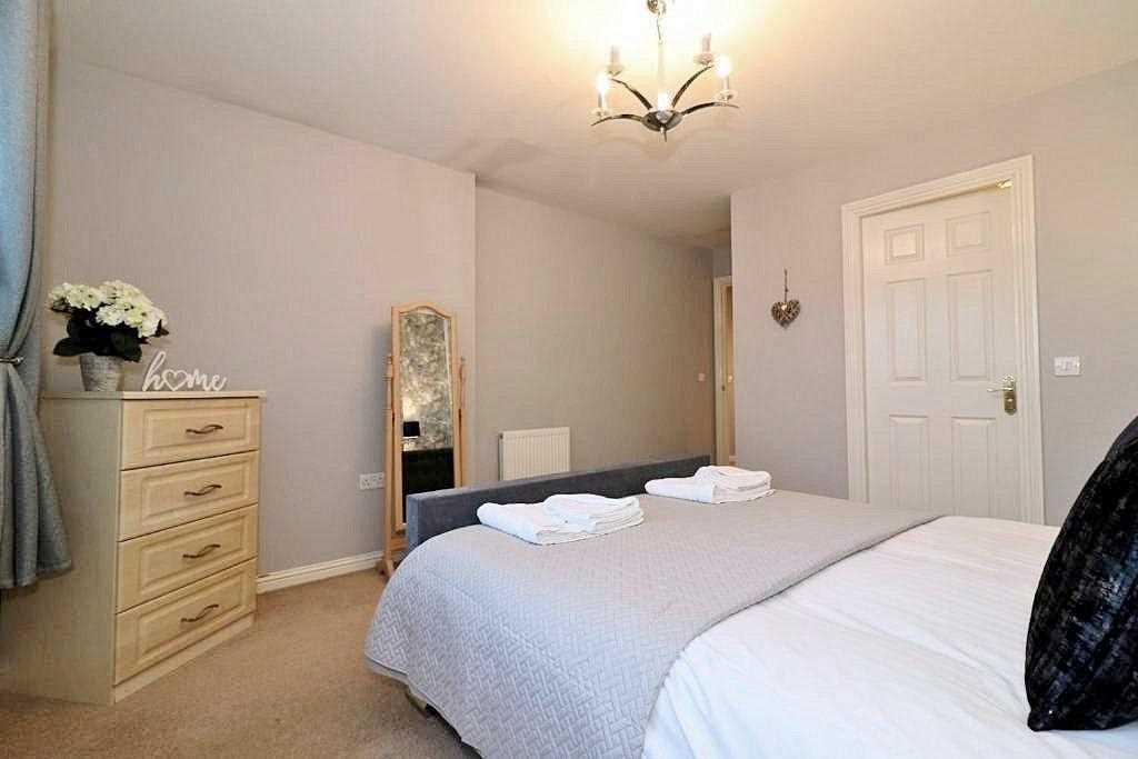 Bedroom One (2)