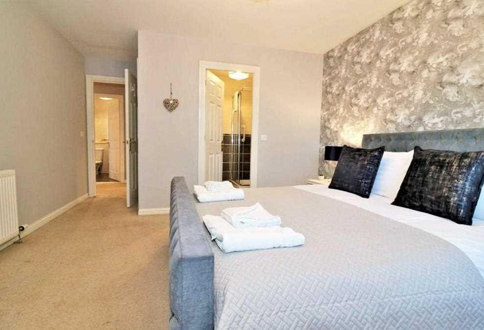 Bedroom One (3)
