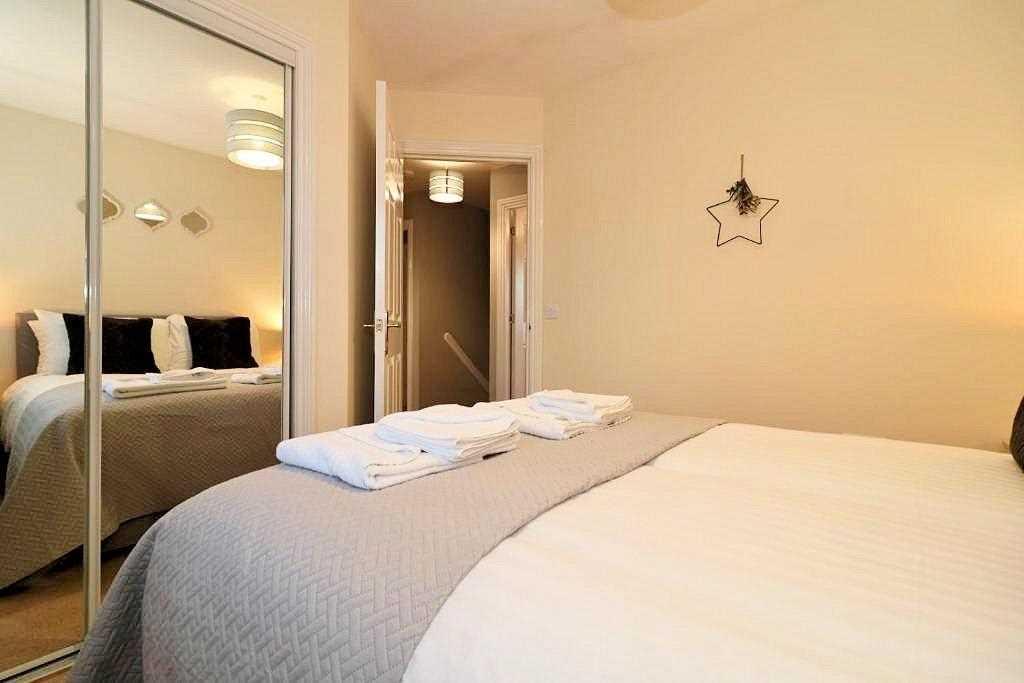 Bedroom Three (2)