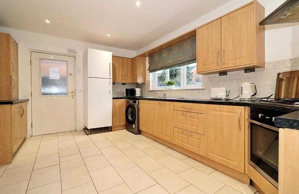 Kitchen (2)