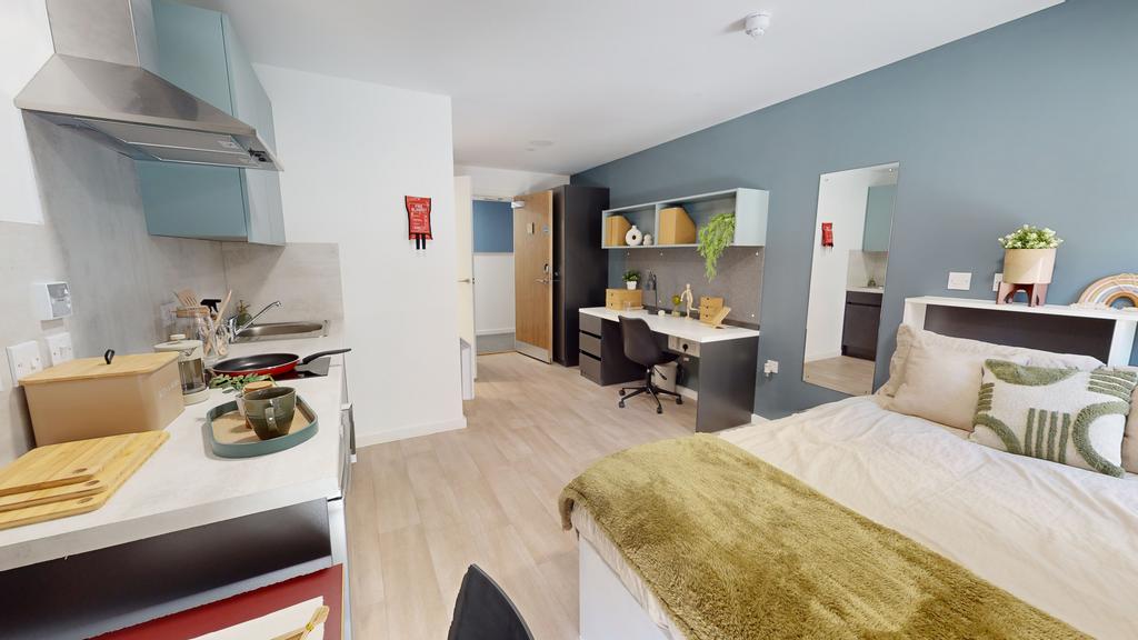 CRM-Enzo-Colchester-09112023 190329.jpg