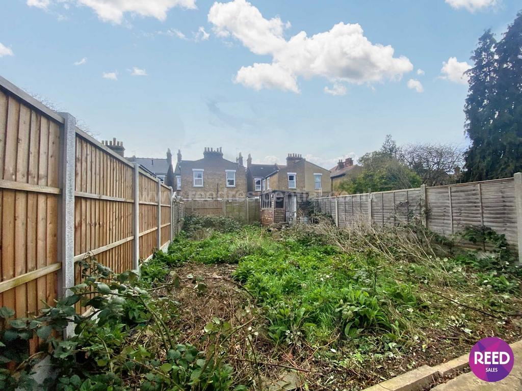 Carisbrooke Road, Westcliff On Sea 1 bed flat for sale £210,000