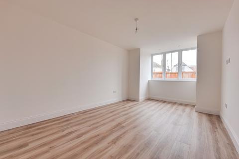 4 bedroom semi-detached house for sale - Picketts Avenue, Leigh-on-sea, SS9