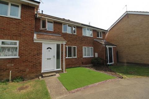 3 bedroom terraced house to rent - Petersham Close, Newport Pagnell