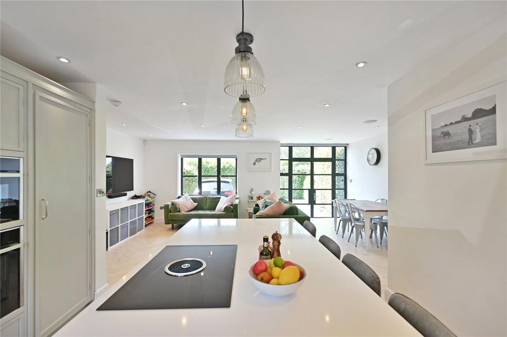 Dexter Close, Kennington, Ashford, TN25 4 bed detached house for sale