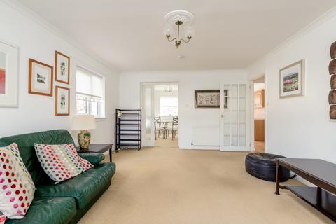24/4 Ferryfield, Edinburgh, EH5 2PR