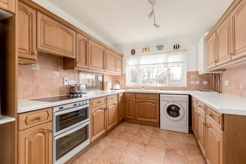 24/4 Ferryfield, Edinburgh, EH5 2PR