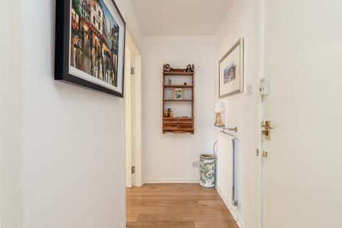 24/4 Ferryfield, Edinburgh, EH5 2PR
