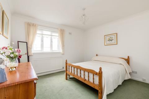 24/4 Ferryfield, Edinburgh, EH5 2PR