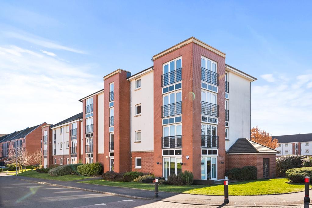 Craigend Court, Flat 2/2, Anniesland... 2 bed apartment £175,000