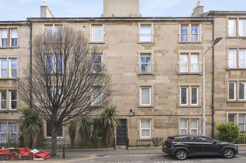 26/4 Fowler Terrace, Edinburgh, EH11 1DA 1 bed ground floor flat £170,000
