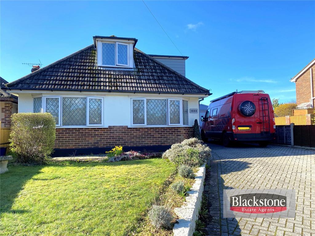 Wimborne Road, Bear Cross, Bournemouth, Dorset, BH11 3 bed bungalow for