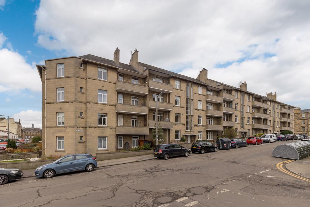 6/7 Falcon Road, Edinburgh EH10 4AH 2 bed flat £280,000