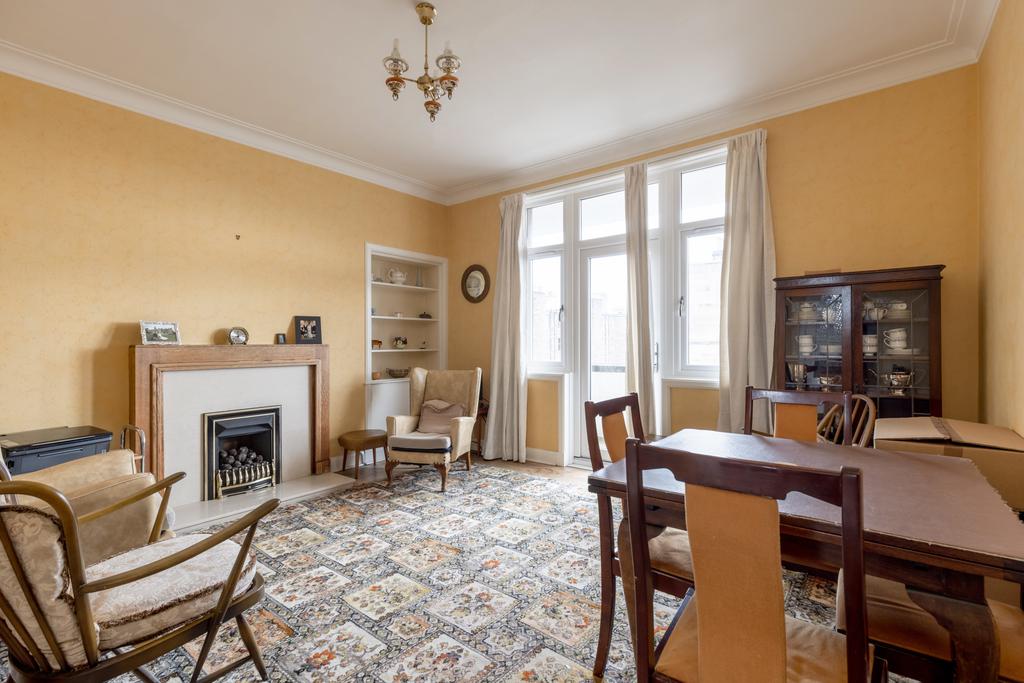 6/7 Falcon Road, Edinburgh EH10 4AH 2 bed flat £280,000