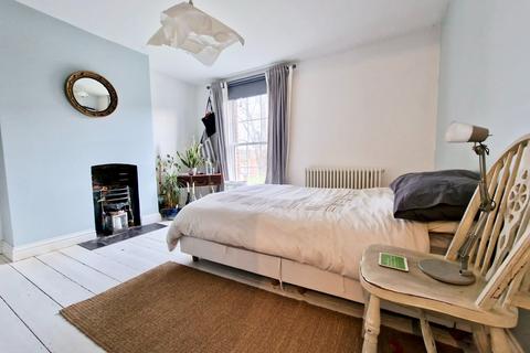 2 bedroom terraced house to rent - Guildford Road, Farnham